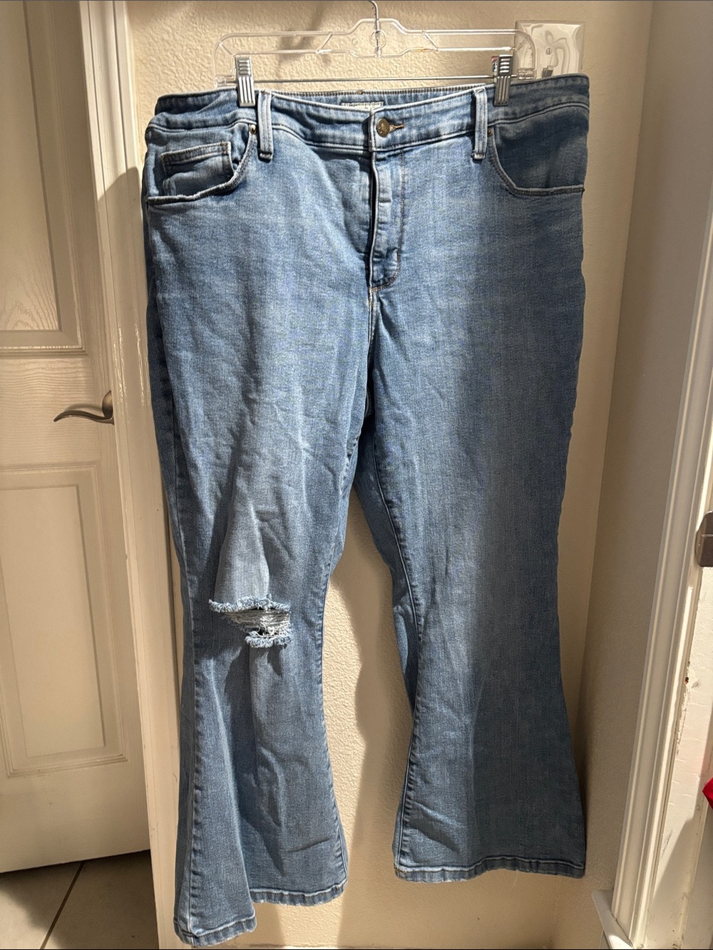 Ava & Viv Light Blue Distressed Flare Jeans 20W
